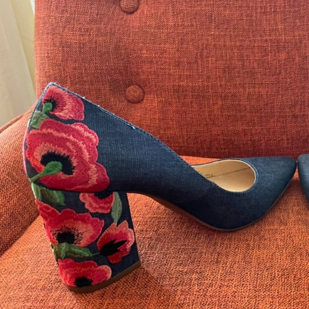 Jessica Simpson Embroidered Denim Pumps "Lannah" - Size 7 - Picture 4 of 9